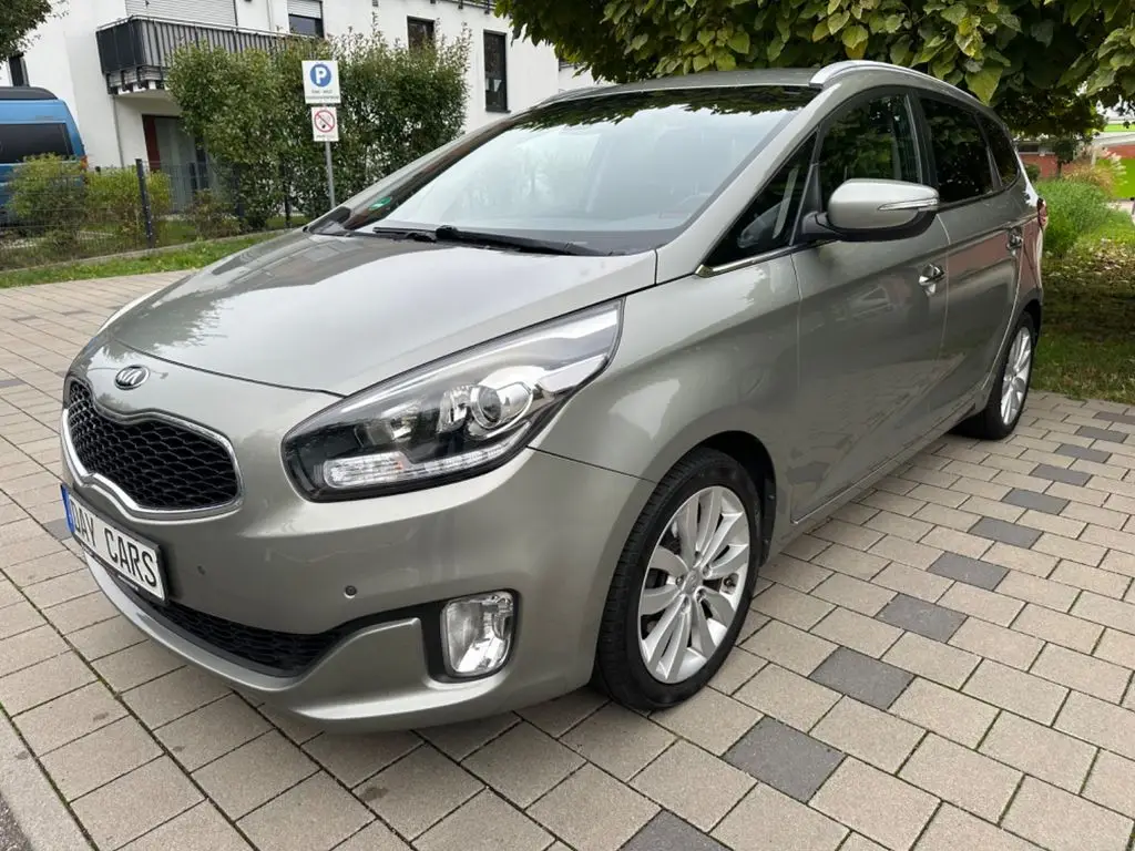 Photo 1 : Kia Carens 2015 Diesel