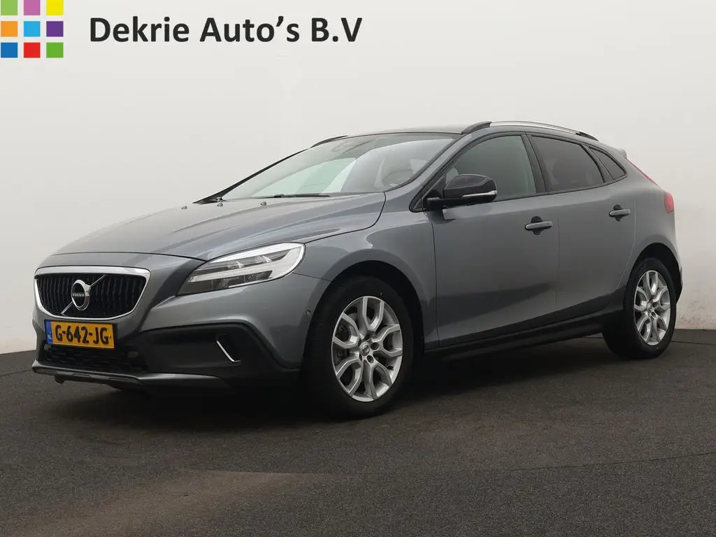 Photo 1 : Volvo V40 2019 Petrol