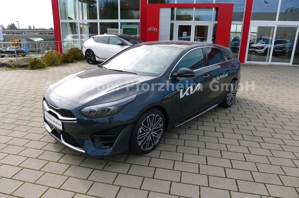 Photo 1 : Kia Proceed 2024 Petrol