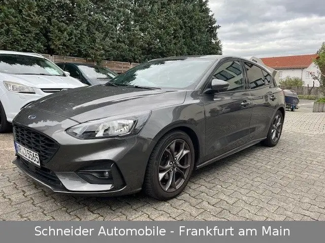 Photo 1 : Ford Focus 2018 Petrol