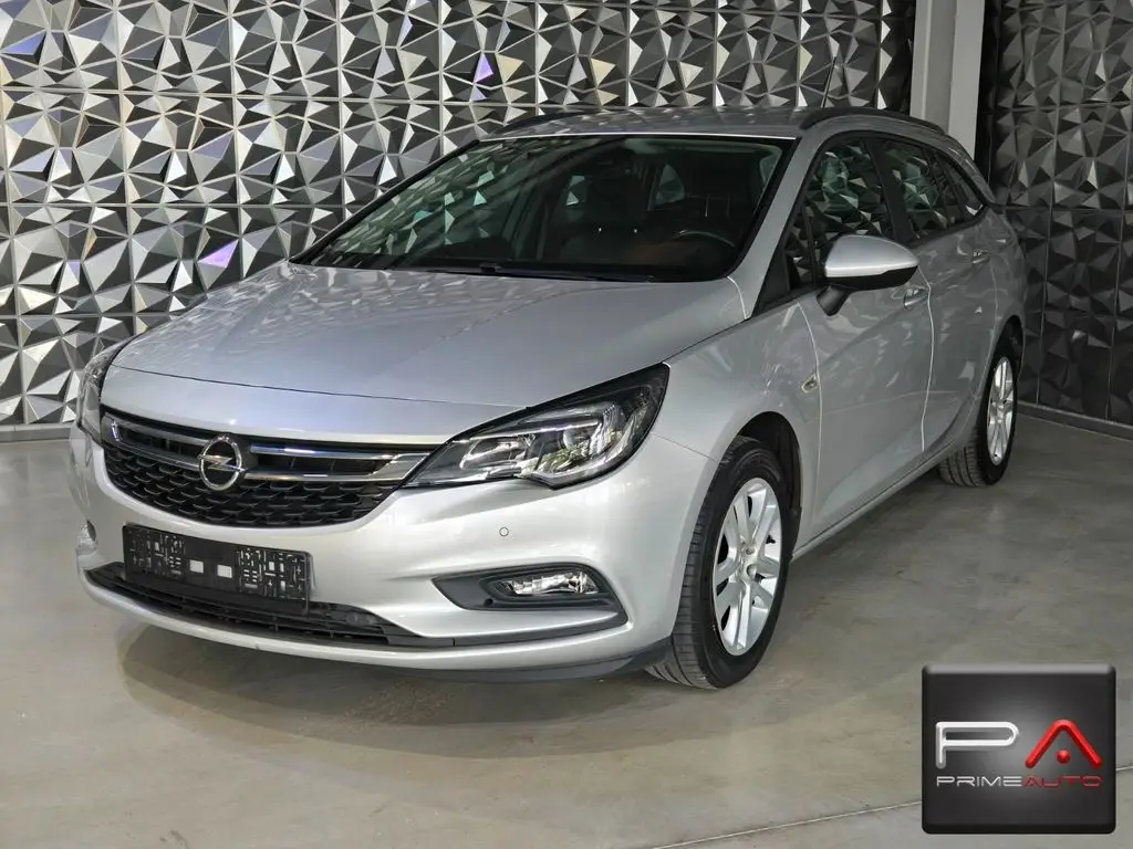 Photo 1 : Opel Astra 2016 Diesel