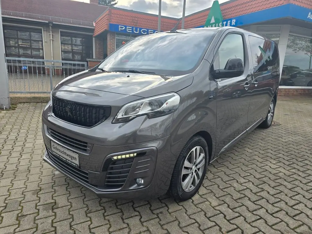 Photo 1 : Peugeot Traveller 2023 Diesel