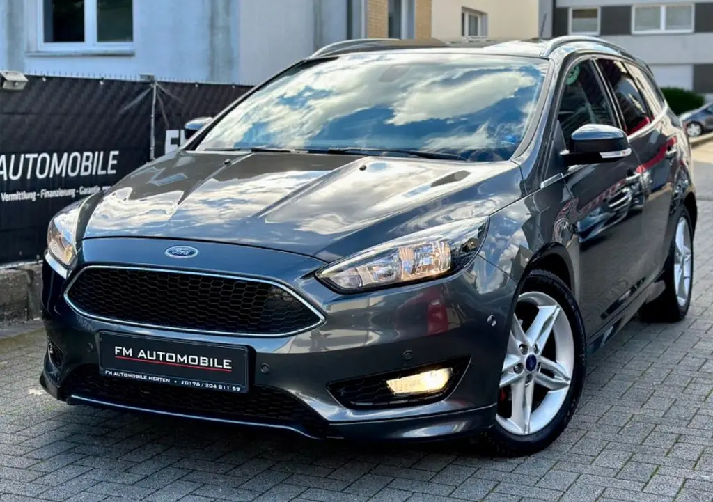 Photo 1 : Ford Focus 2017 Petrol