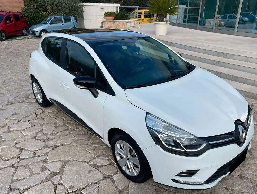 Photo 1 : Renault Clio 2017 Diesel