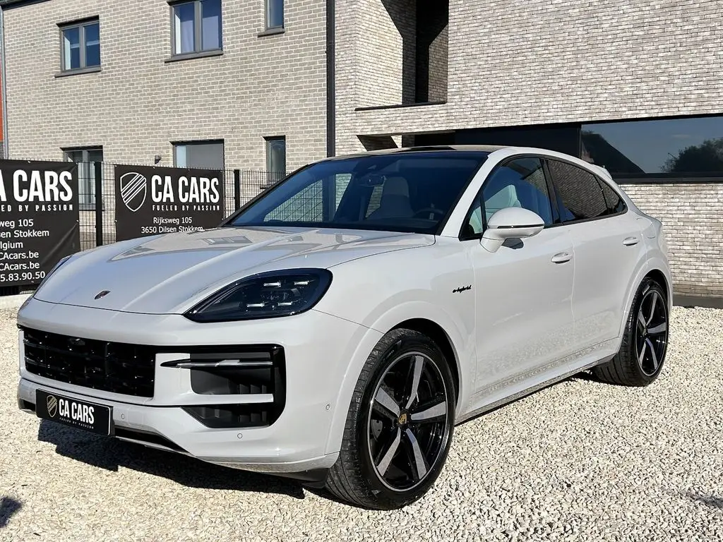 Photo 1 : Porsche Cayenne 2023 Hybrid