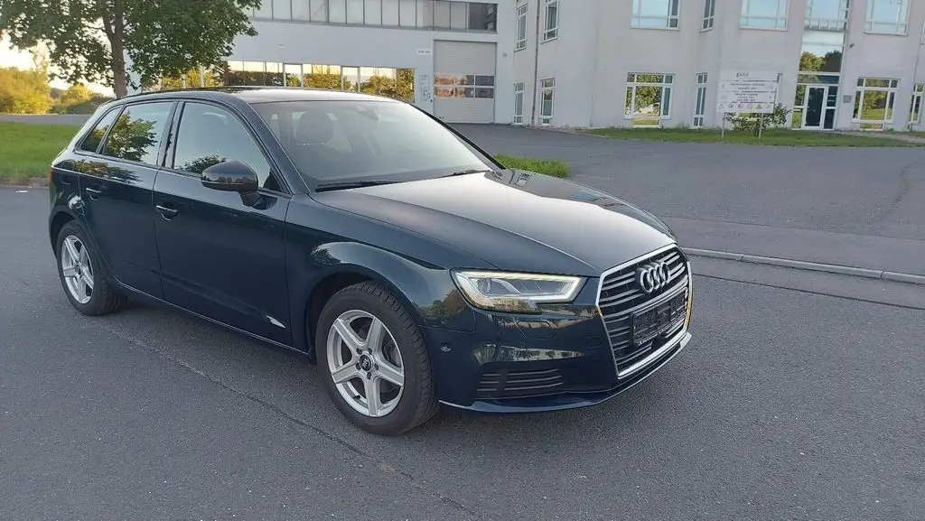 Photo 1 : Audi A3 2019 Autres