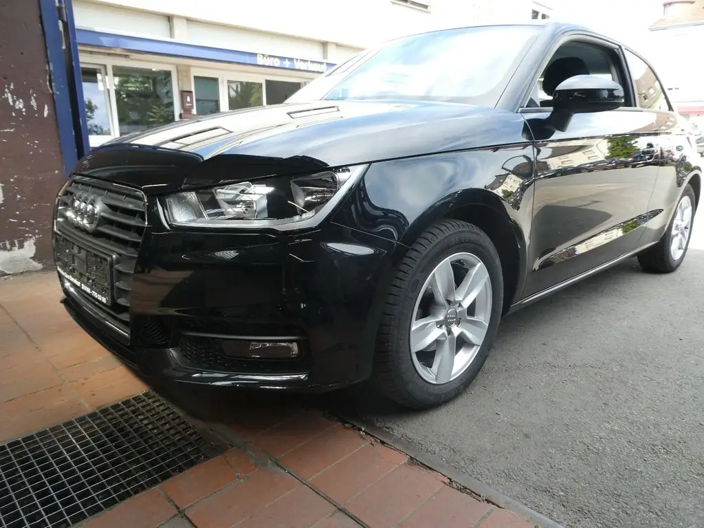 Photo 1 : Audi A1 2015 Petrol