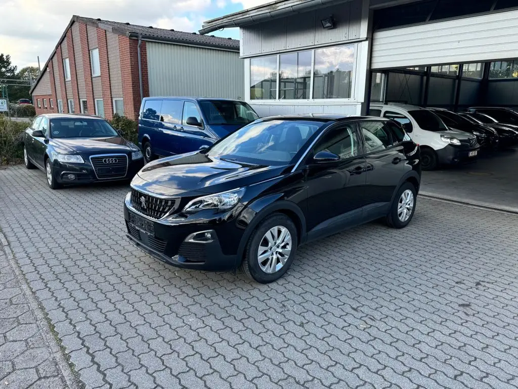 Photo 1 : Peugeot 3008 2018 Petrol