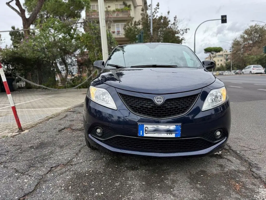 Photo 1 : Lancia Ypsilon 2021 Hybrid