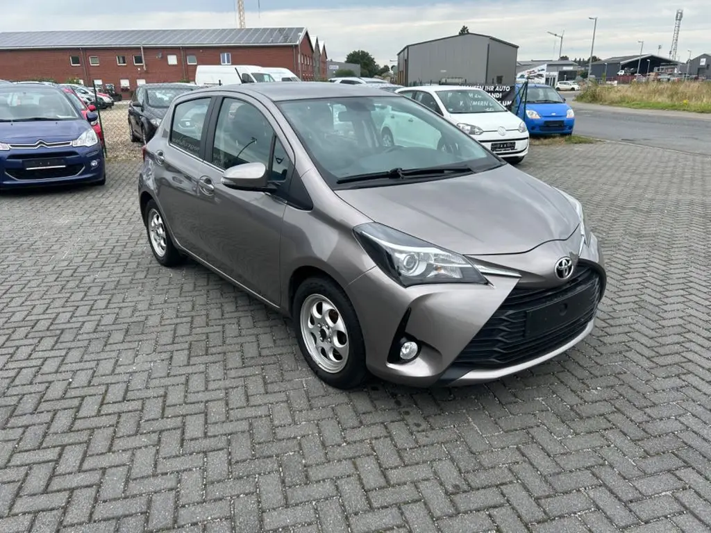 Photo 1 : Toyota Yaris 2015 Essence