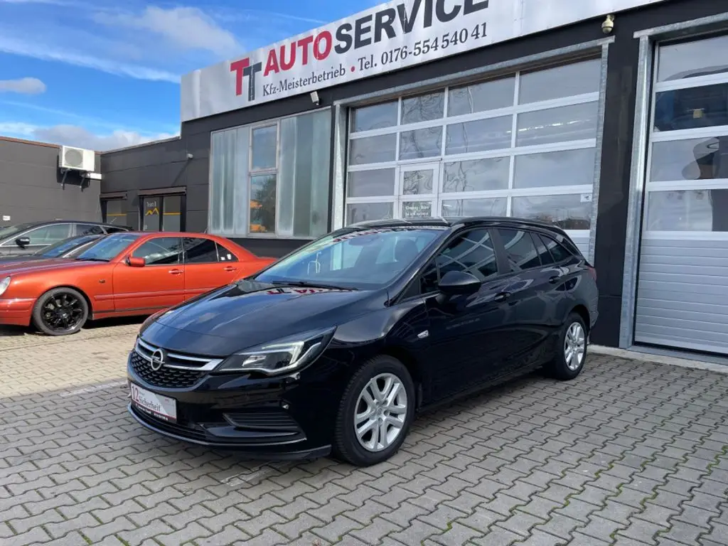 Photo 1 : Opel Astra 2016 Essence