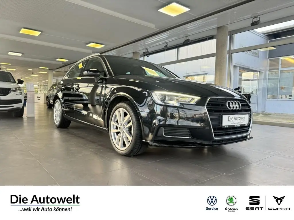 Photo 1 : Audi A3 2019 Petrol