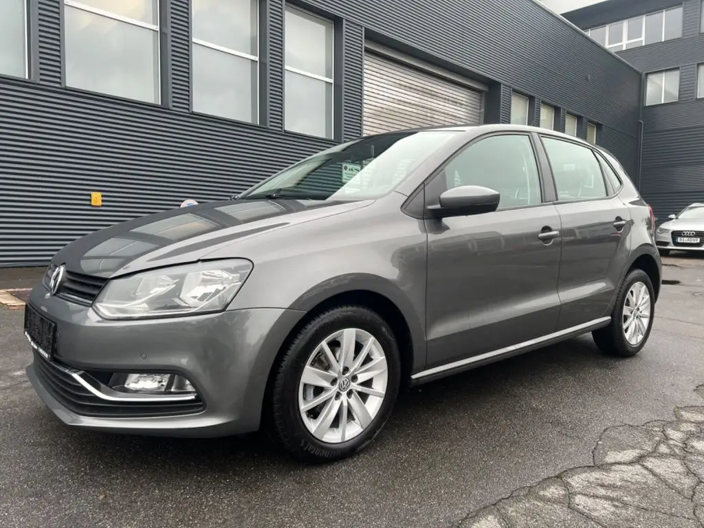 Photo 1 : Volkswagen Polo 2015 Petrol