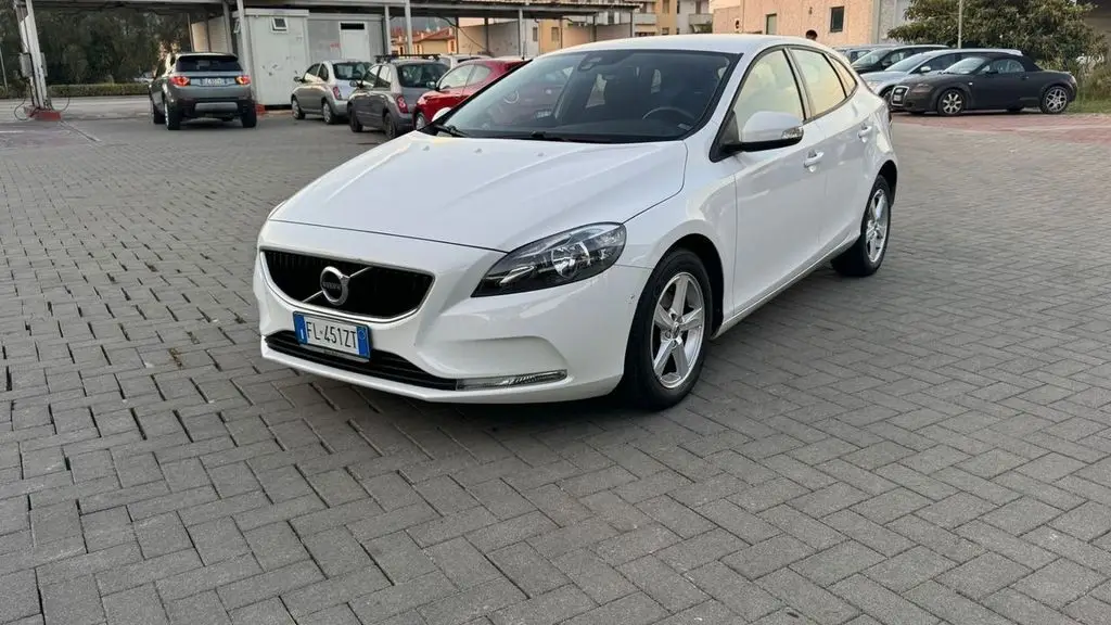 Photo 1 : Volvo V40 2017 Diesel