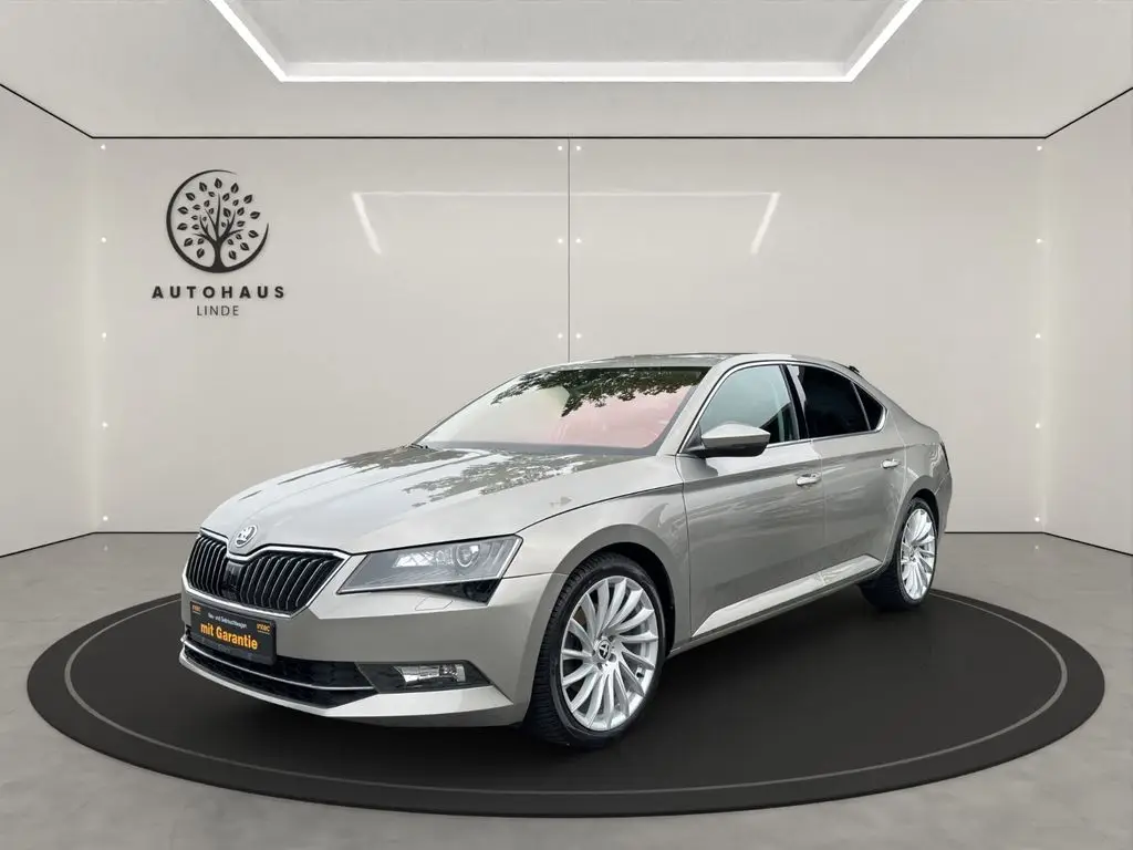 Photo 1 : Skoda Superb 2016 Essence