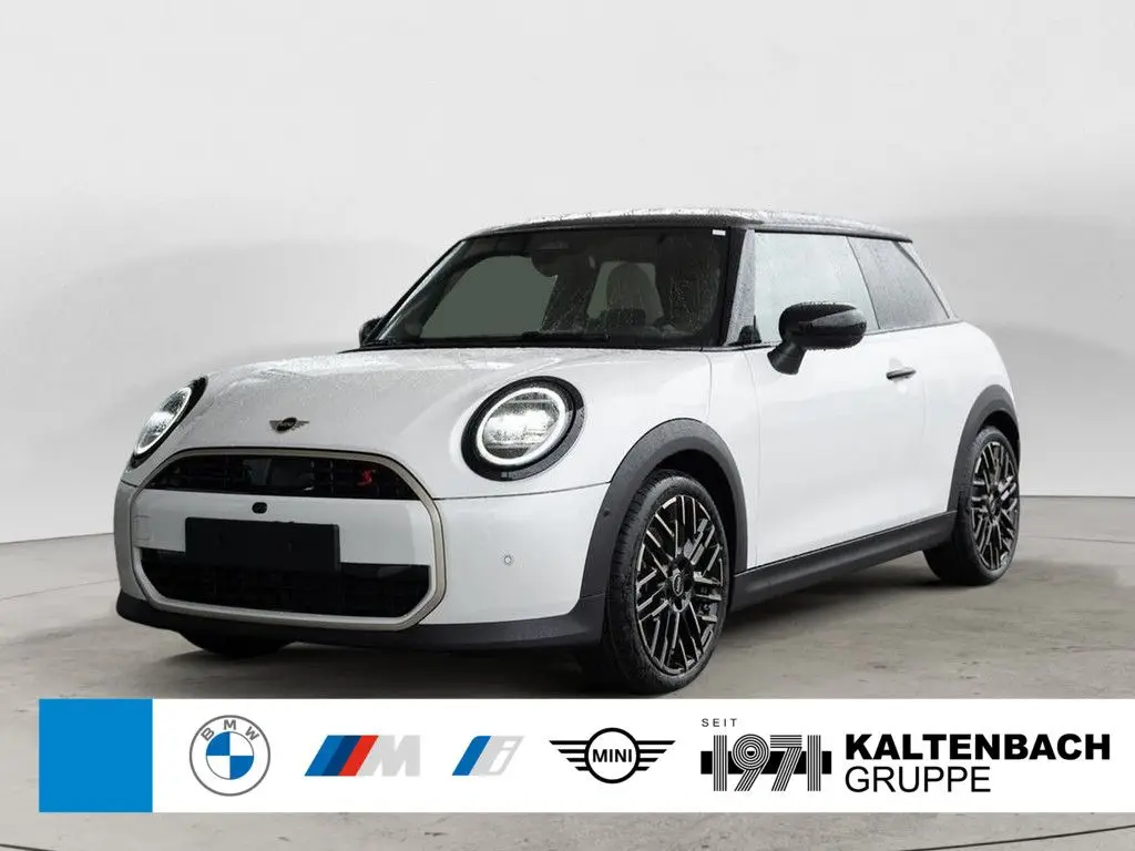 Photo 1 : Mini Cooper 2024 Petrol