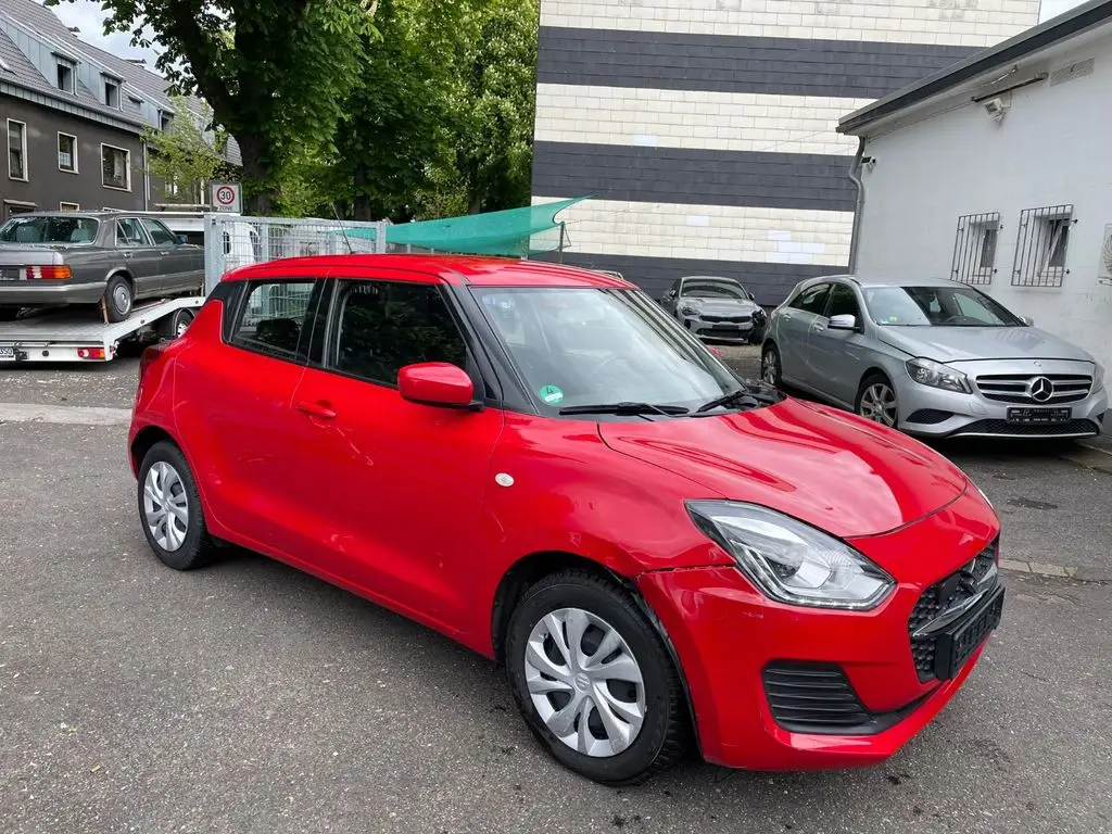 Photo 1 : Suzuki Swift 2020 Petrol