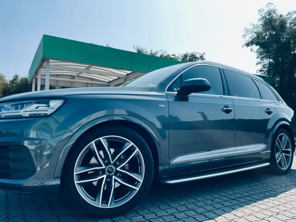 Photo 1 : Audi Q7 2016 Diesel