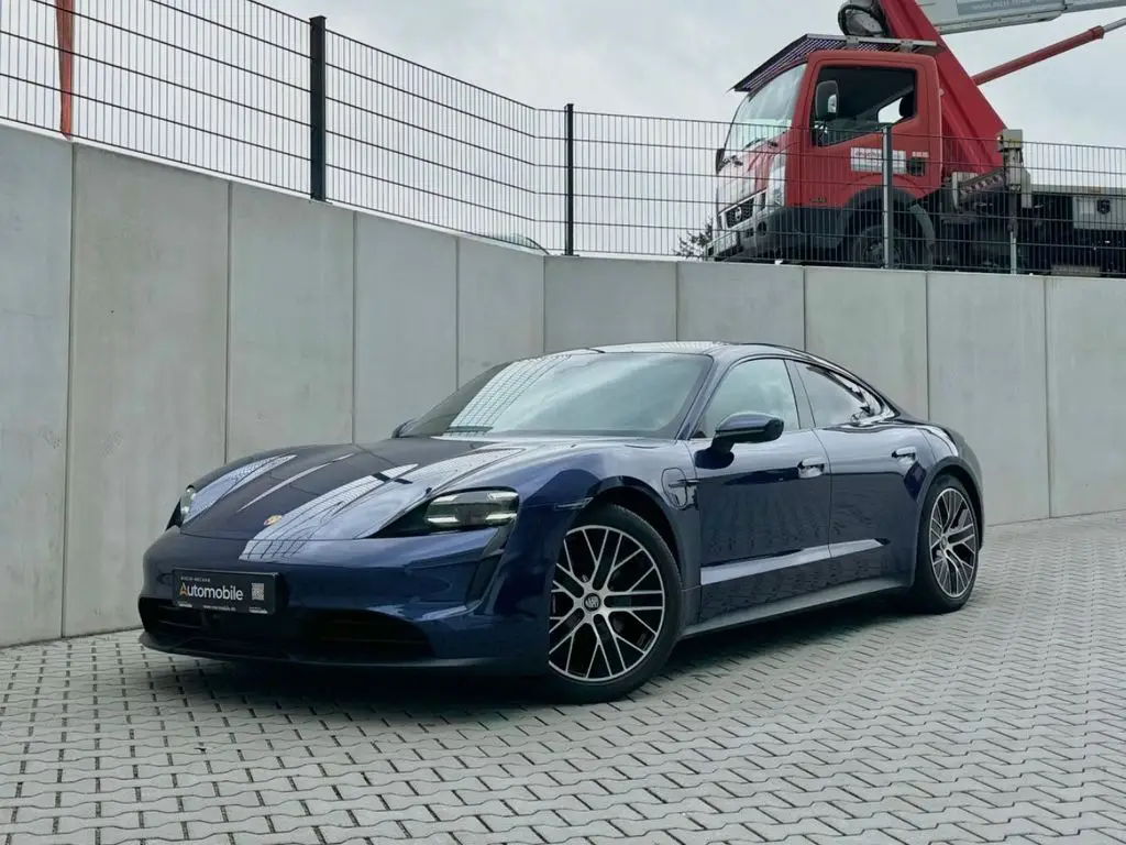 Photo 1 : Porsche Taycan 2021 Non renseigné