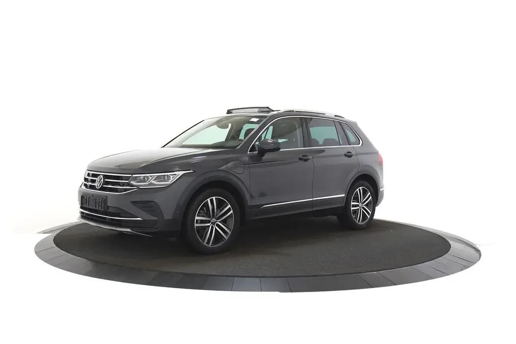 Photo 1 : Volkswagen Tiguan 2021 Hybride