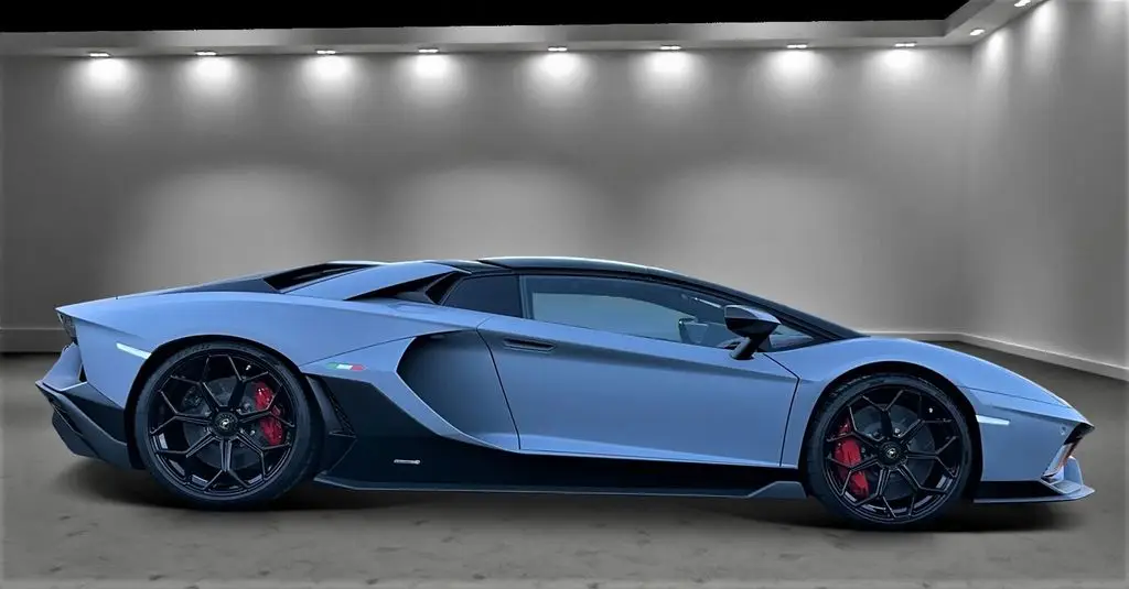 Photo 1 : Lamborghini Aventador 2022 Essence