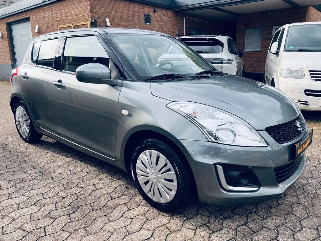 Photo 1 : Suzuki Swift 2015 Petrol