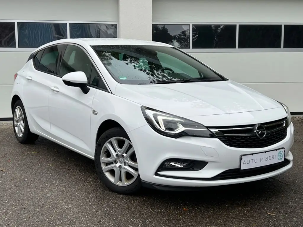 Photo 1 : Opel Astra 2016 Essence