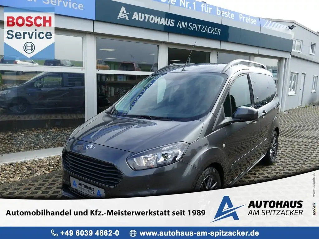 Photo 1 : Ford Tourneo 2019 Essence