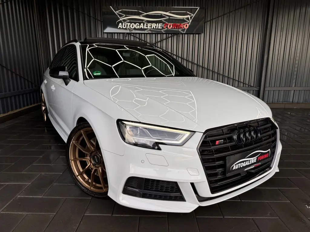 Photo 1 : Audi S3 2019 Petrol