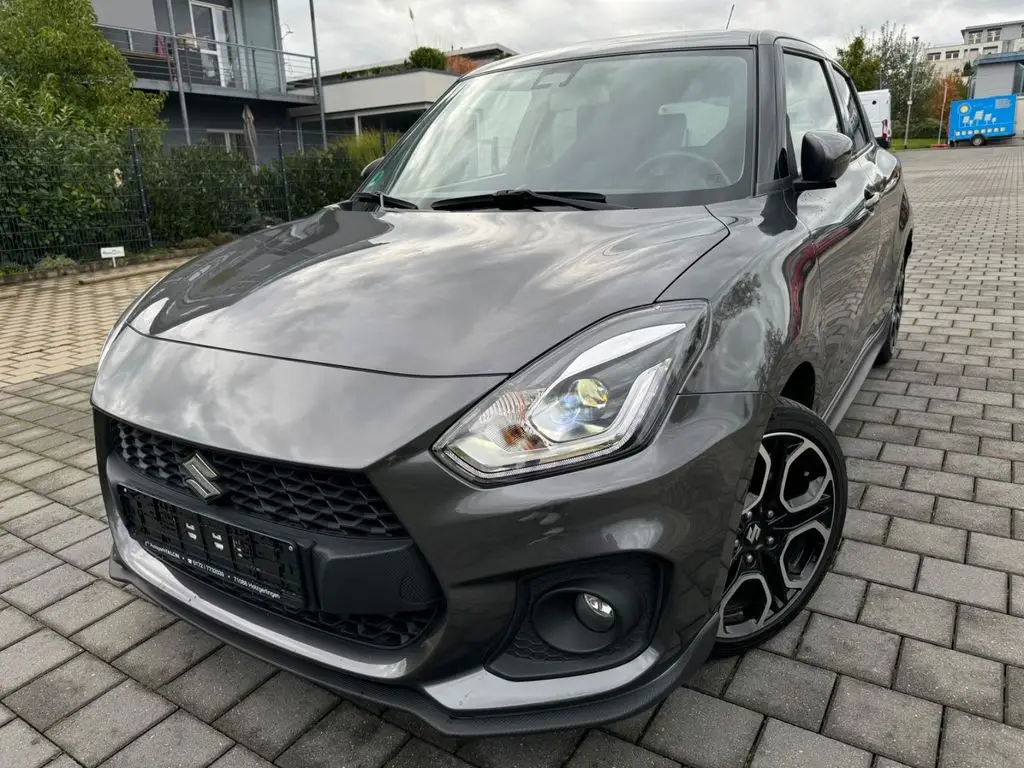 Photo 1 : Suzuki Swift 2018 Petrol