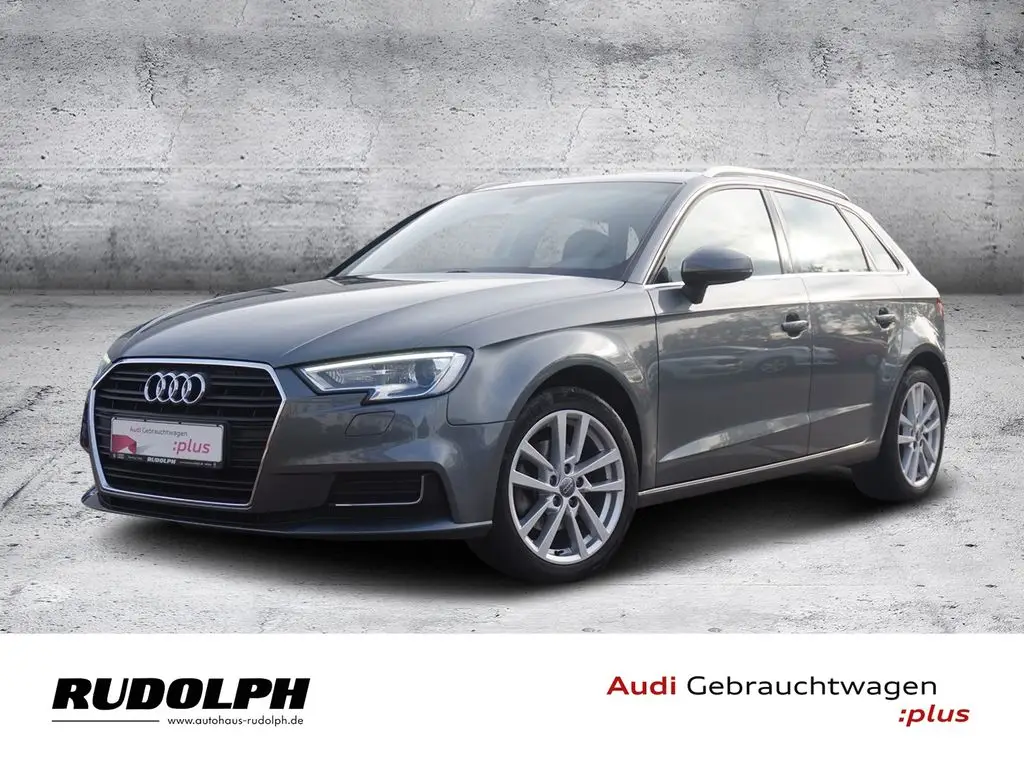 Photo 1 : Audi A3 2019 Petrol