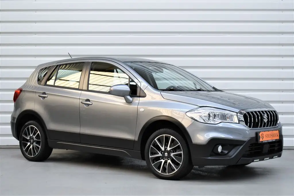 Photo 1 : Suzuki Sx4 2017 Petrol