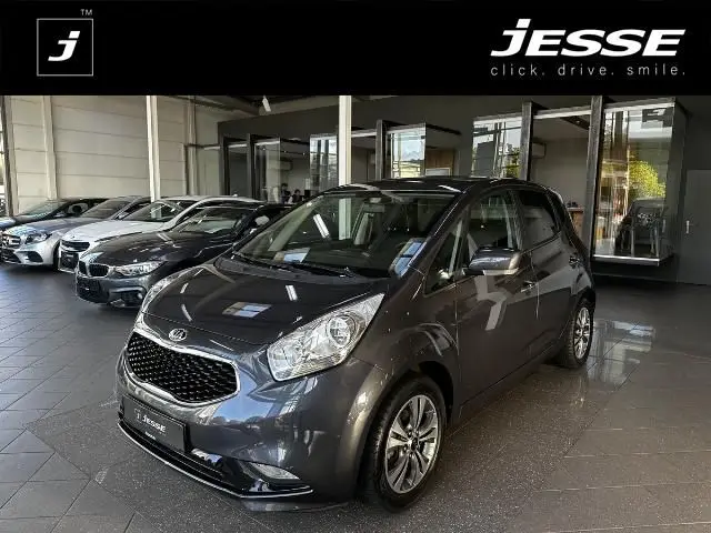 Photo 1 : Kia Venga 2016 Petrol