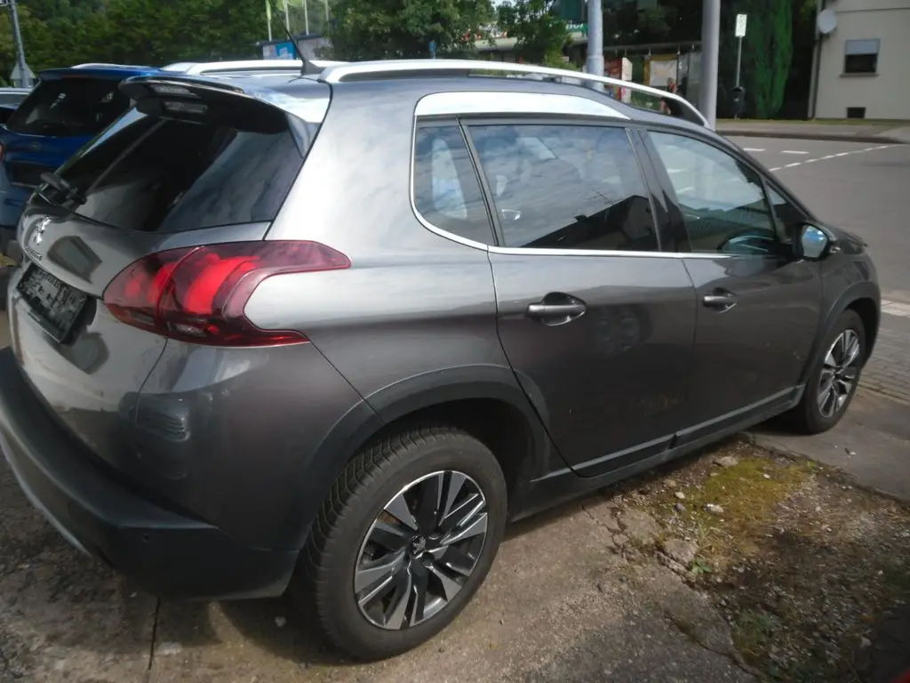 Photo 1 : Peugeot 2008 2019 Essence