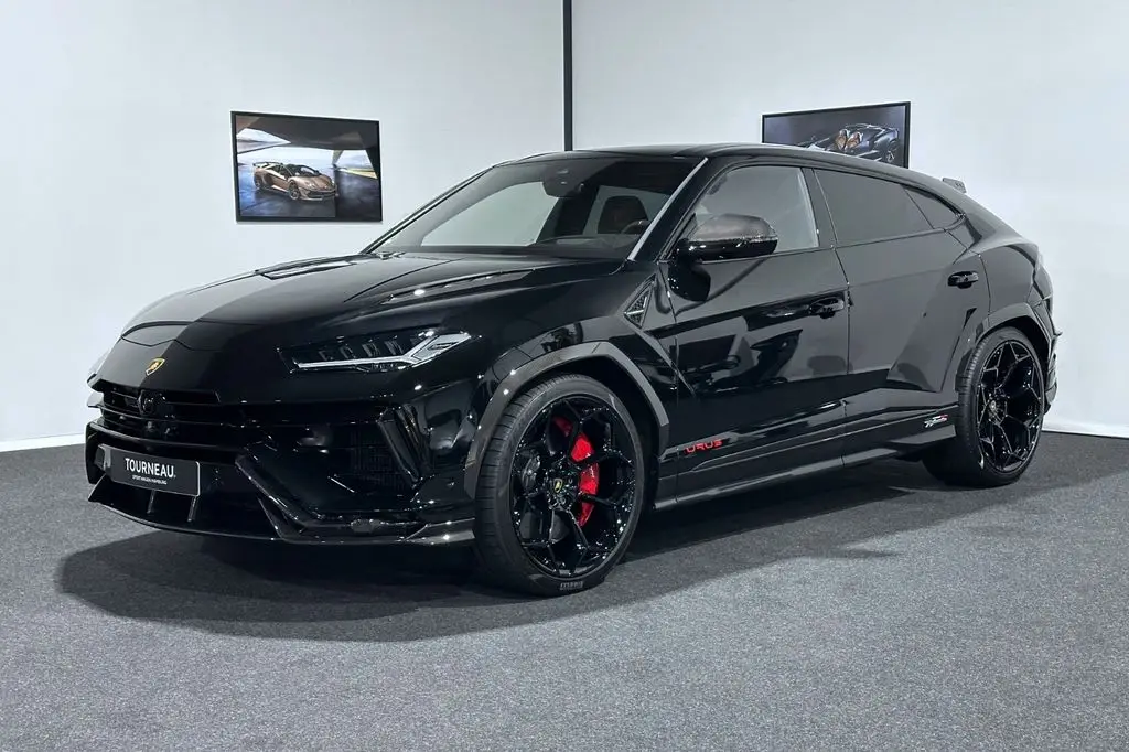 Photo 1 : Lamborghini Urus 2024 Petrol