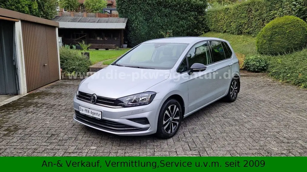 Photo 1 : Volkswagen Golf 2019 Petrol