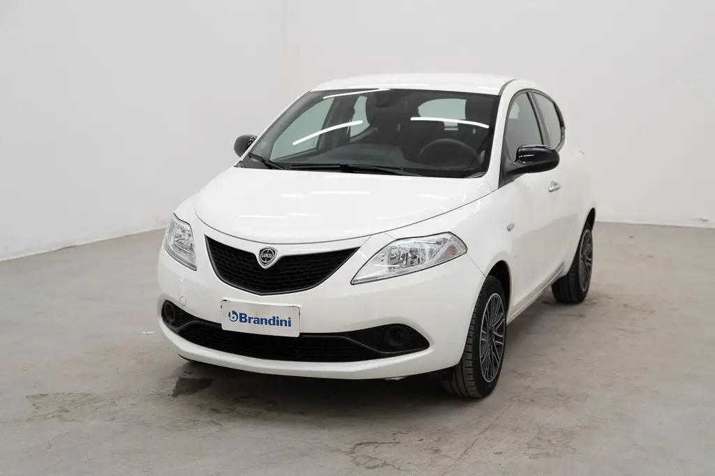 Photo 1 : Lancia Ypsilon 2020 Petrol