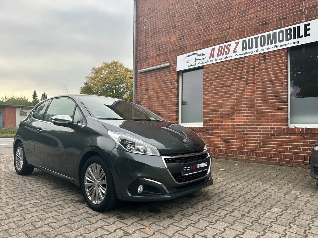 Photo 1 : Peugeot 208 2017 Petrol