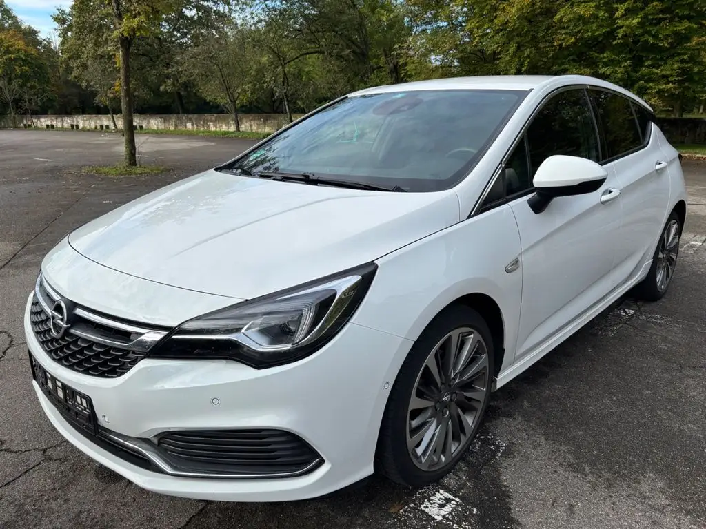 Photo 1 : Opel Astra 2017 Petrol