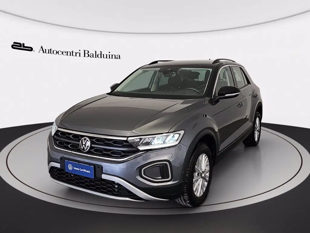 Photo 1 : Volkswagen T-roc 2023 Essence