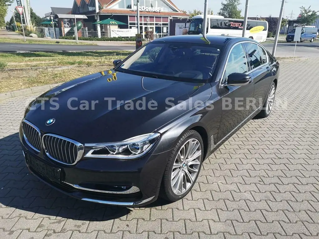 Photo 1 : Bmw Serie 7 2016 Petrol