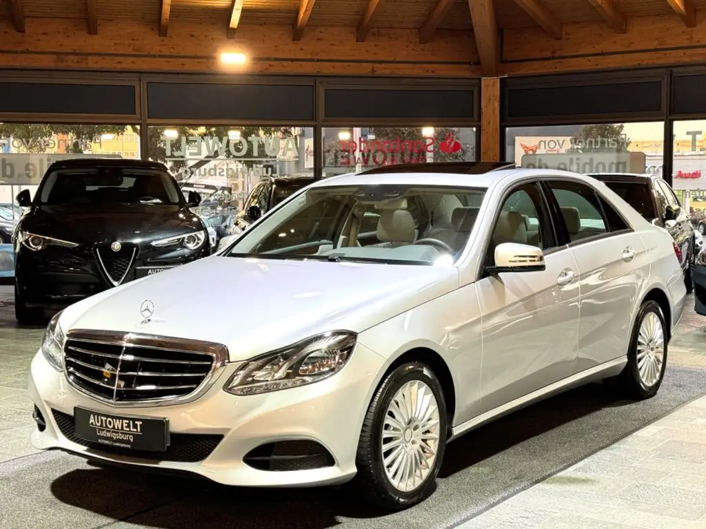 Photo 1 : Mercedes-benz Classe E 2014 Essence