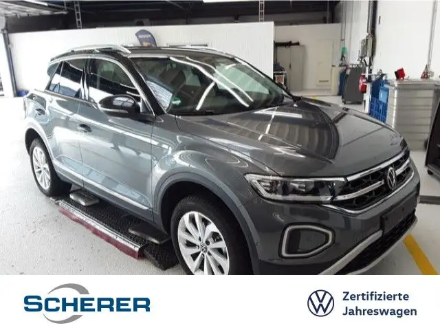 Photo 1 : Volkswagen T-roc 2023 Essence