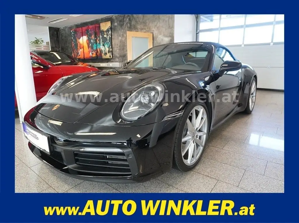 Photo 1 : Porsche 992 2023 Petrol