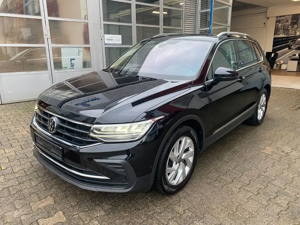 Photo 1 : Volkswagen Tiguan 2023 Essence