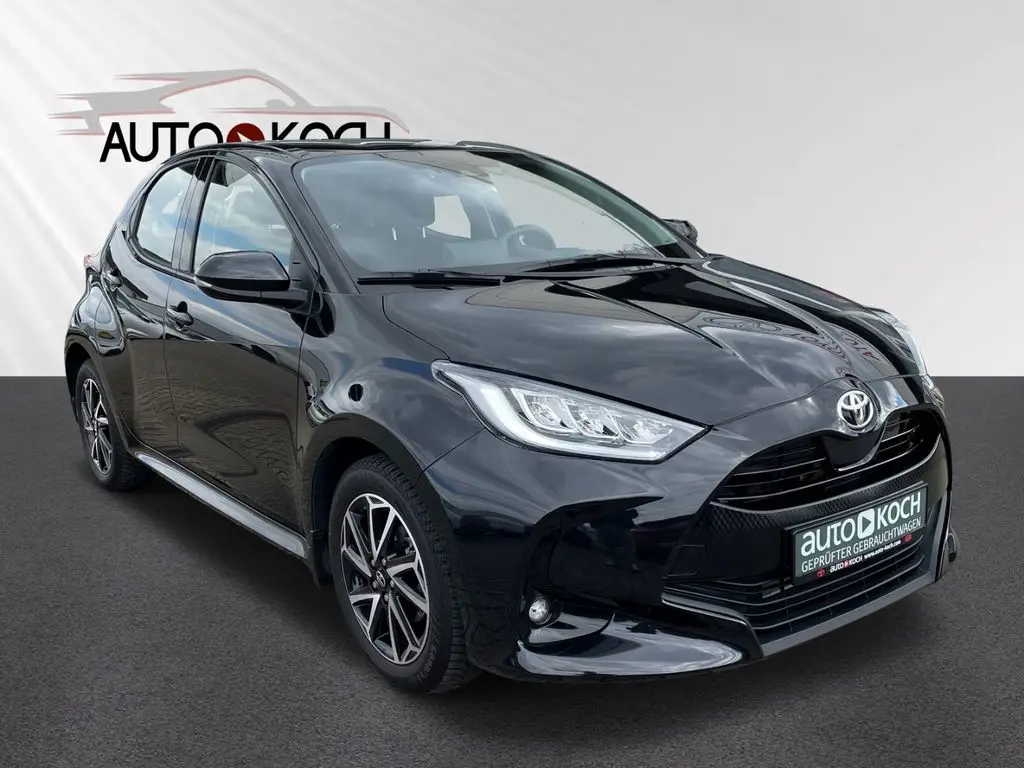 Photo 1 : Toyota Yaris 2021 Petrol