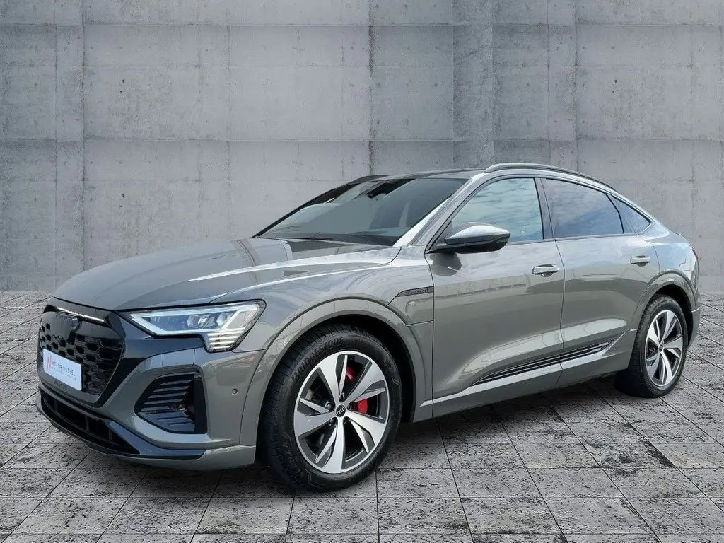 Photo 1 : Audi Q8 2024 Non renseigné