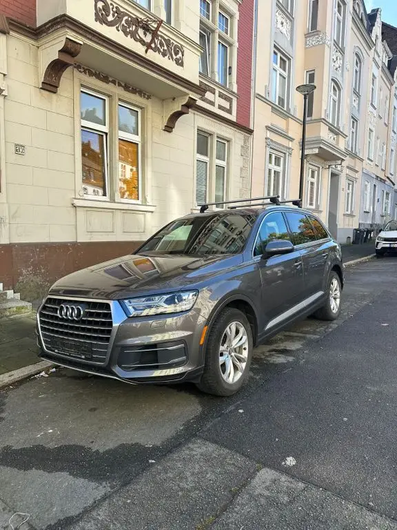 Photo 1 : Audi Q7 2018 Essence