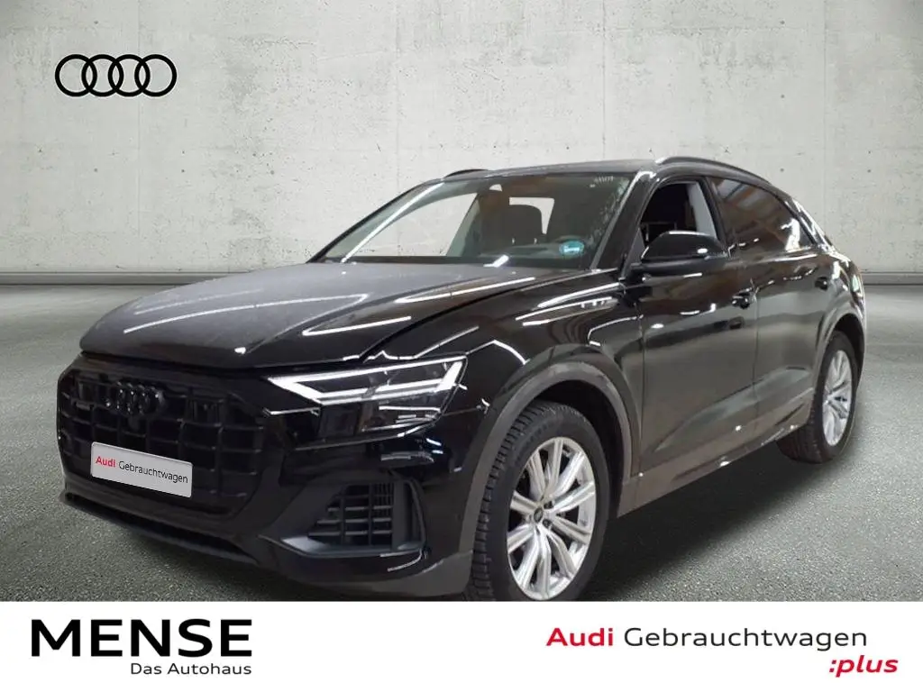 Photo 1 : Audi Q8 2023 Essence