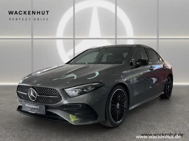 Photo 1 : Mercedes-benz Classe A 2023 Petrol